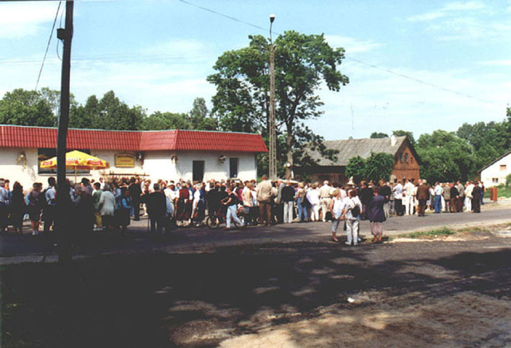 Die neue Bäckerei beim Besuch der Canditter Gruppe im Jahre 2000